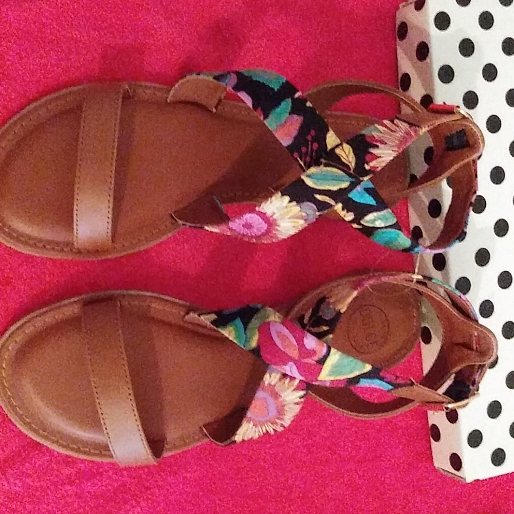 Dolce women's flat sandals 9m